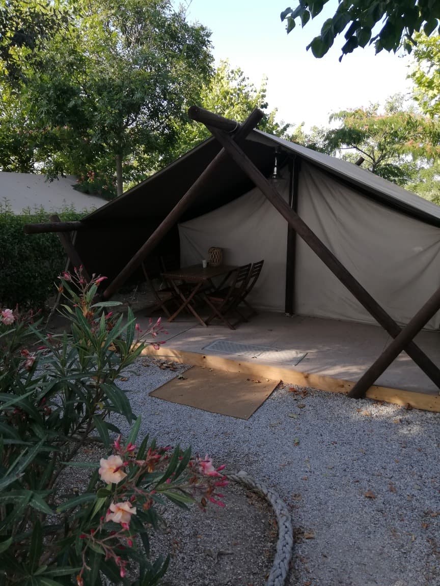 Lodge tents 1